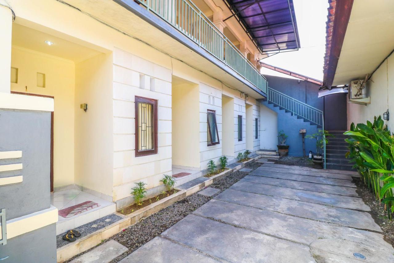 Oyo 2178 Merthan House Семиньяк Экстерьер фото