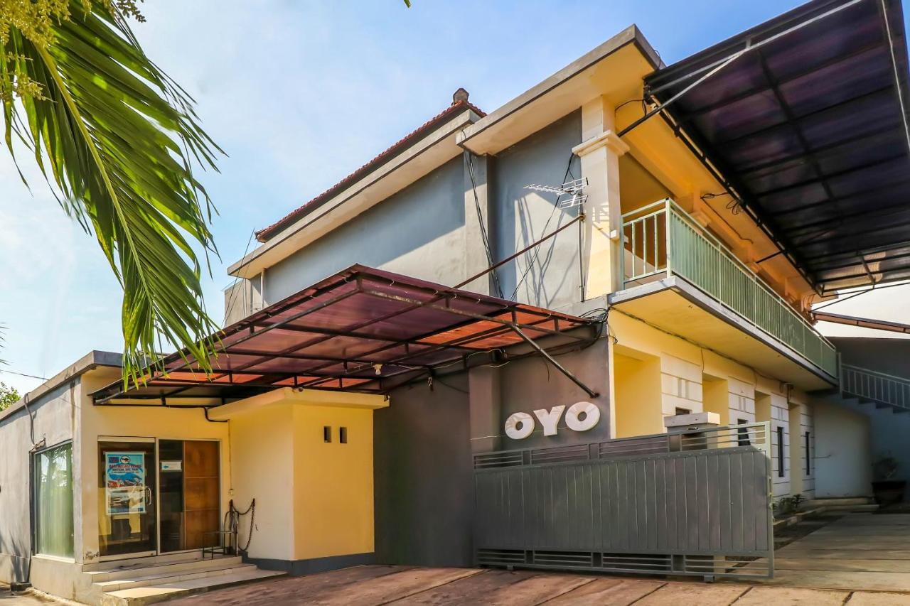Oyo 2178 Merthan House Семиньяк Экстерьер фото