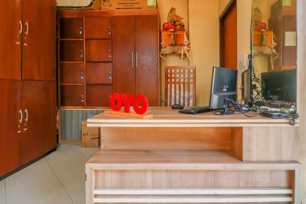 Oyo 2178 Merthan House Семиньяк Экстерьер фото