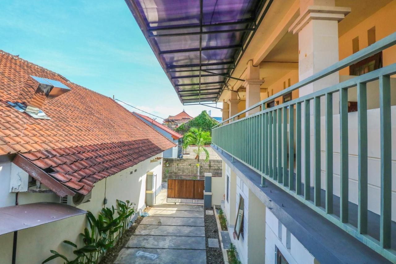 Oyo 2178 Merthan House Семиньяк Экстерьер фото