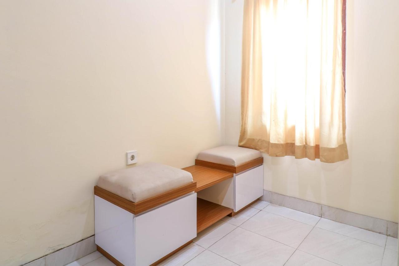 Oyo 2178 Merthan House Семиньяк Экстерьер фото