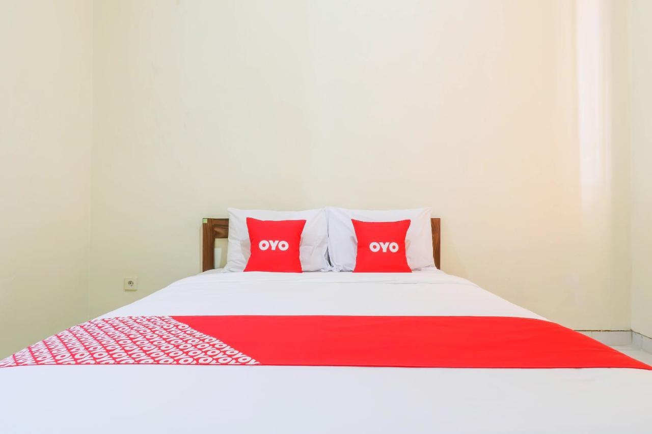 Oyo 2178 Merthan House Семиньяк Экстерьер фото