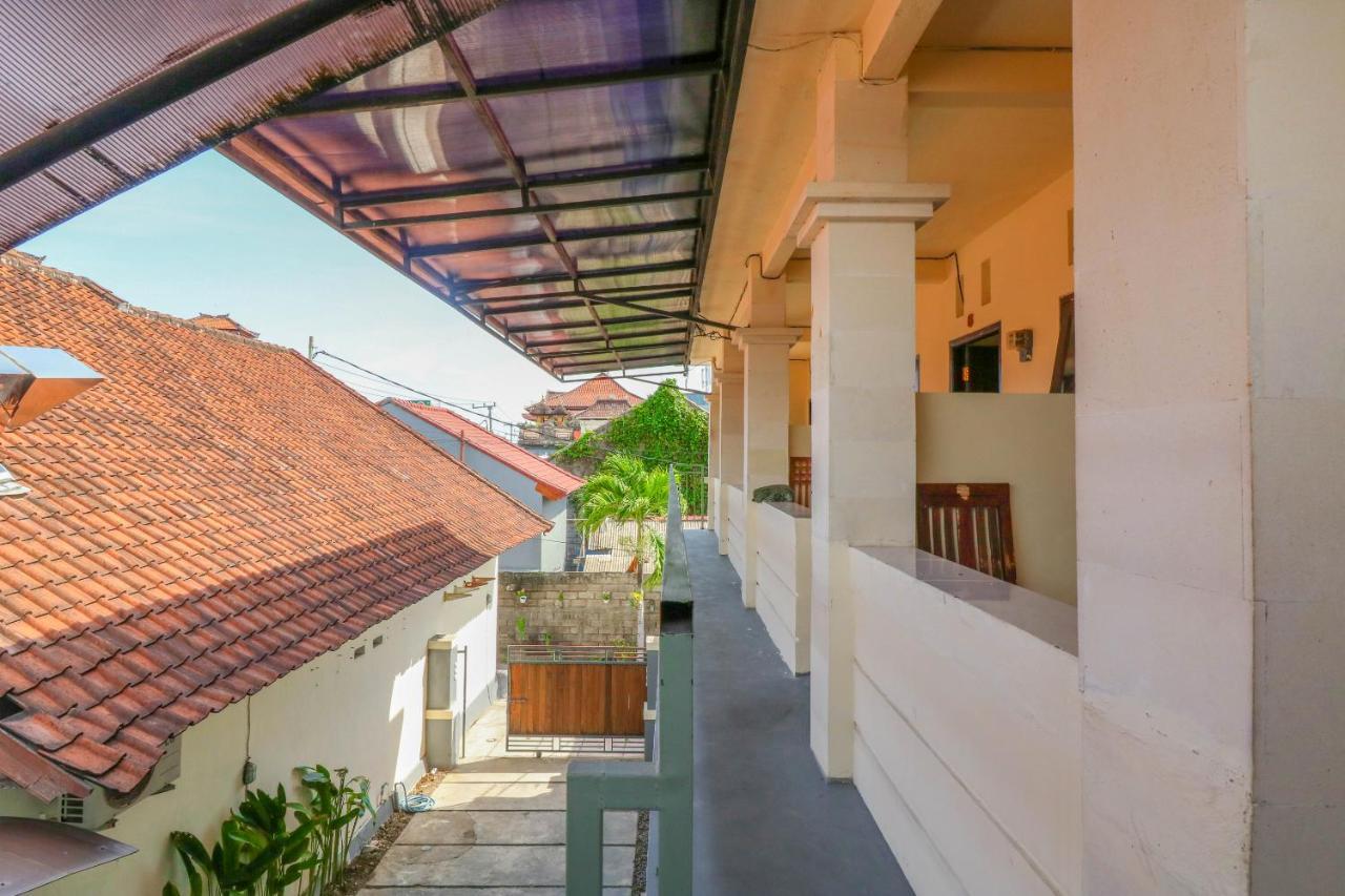 Oyo 2178 Merthan House Семиньяк Экстерьер фото