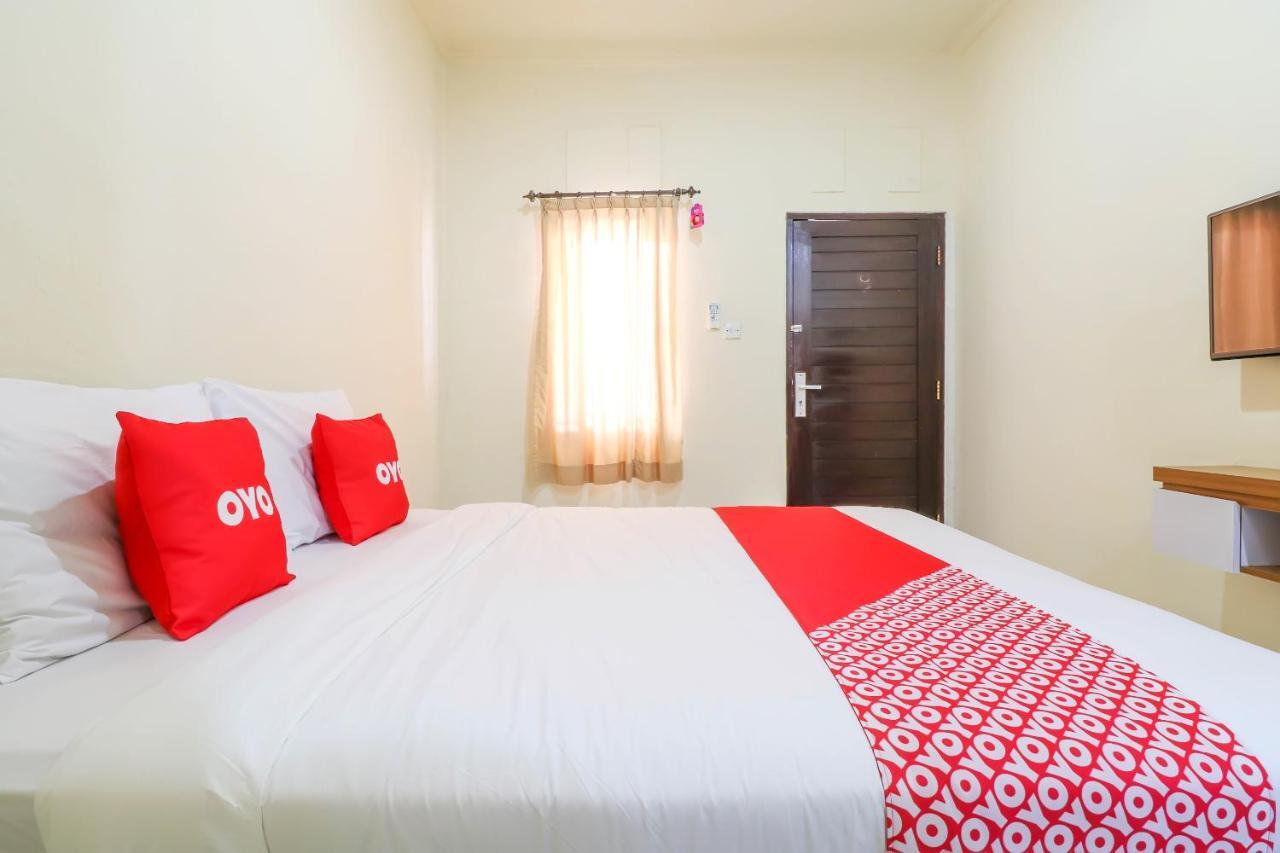 Oyo 2178 Merthan House Семиньяк Экстерьер фото